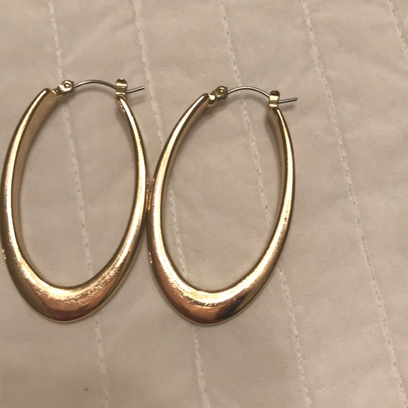 Unknown Jewelry - Gold earrings